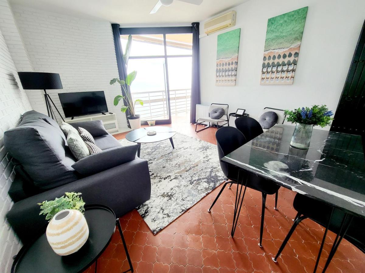 Apartamento Torre De La Roca Actual ตอร์เรโมลิโนส ภายนอก รูปภาพ