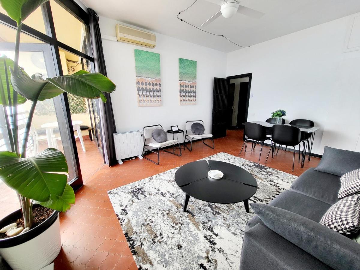Apartamento Torre De La Roca Actual ตอร์เรโมลิโนส ภายนอก รูปภาพ
