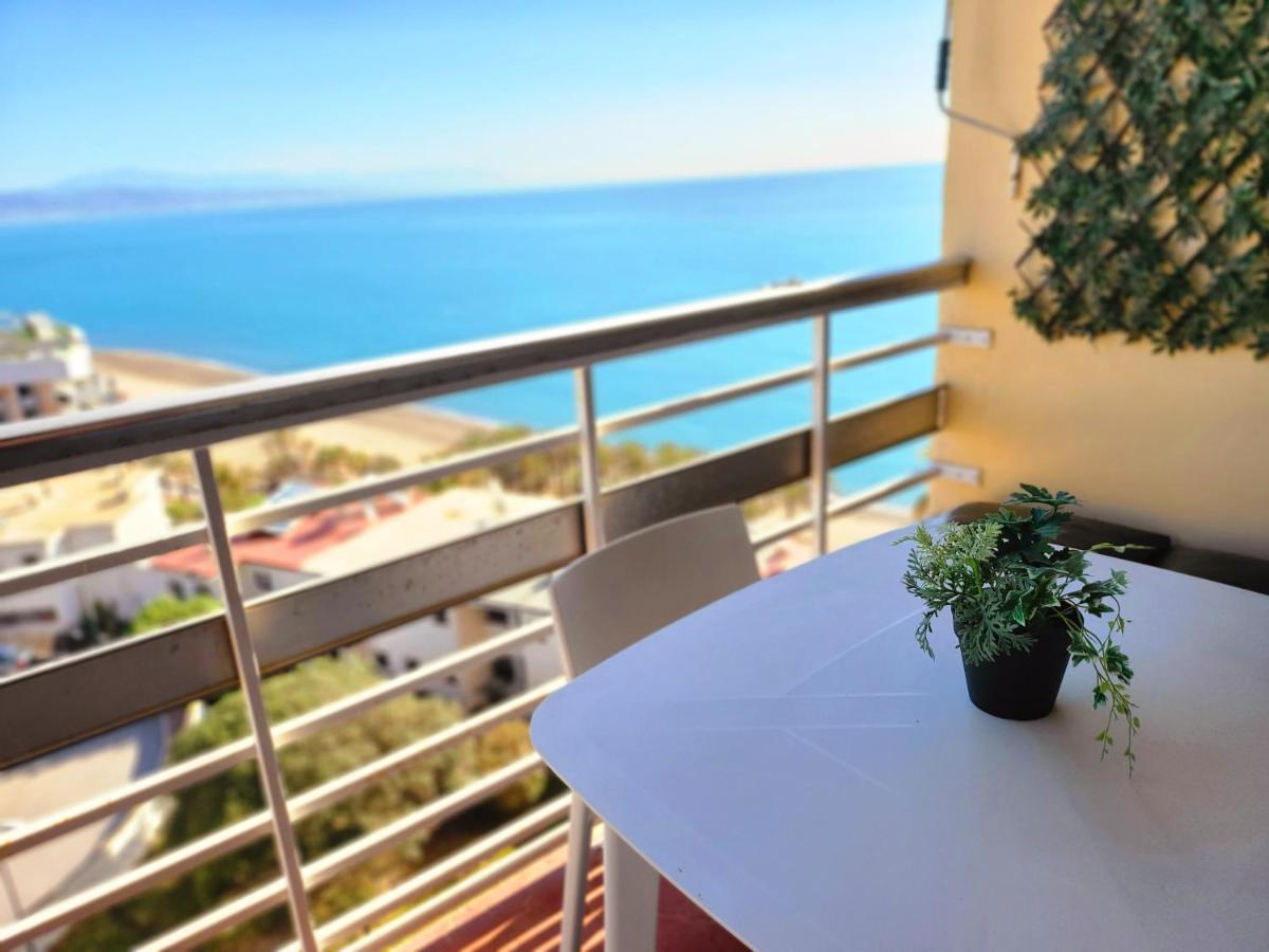 Apartamento Torre De La Roca Actual ตอร์เรโมลิโนส ภายนอก รูปภาพ