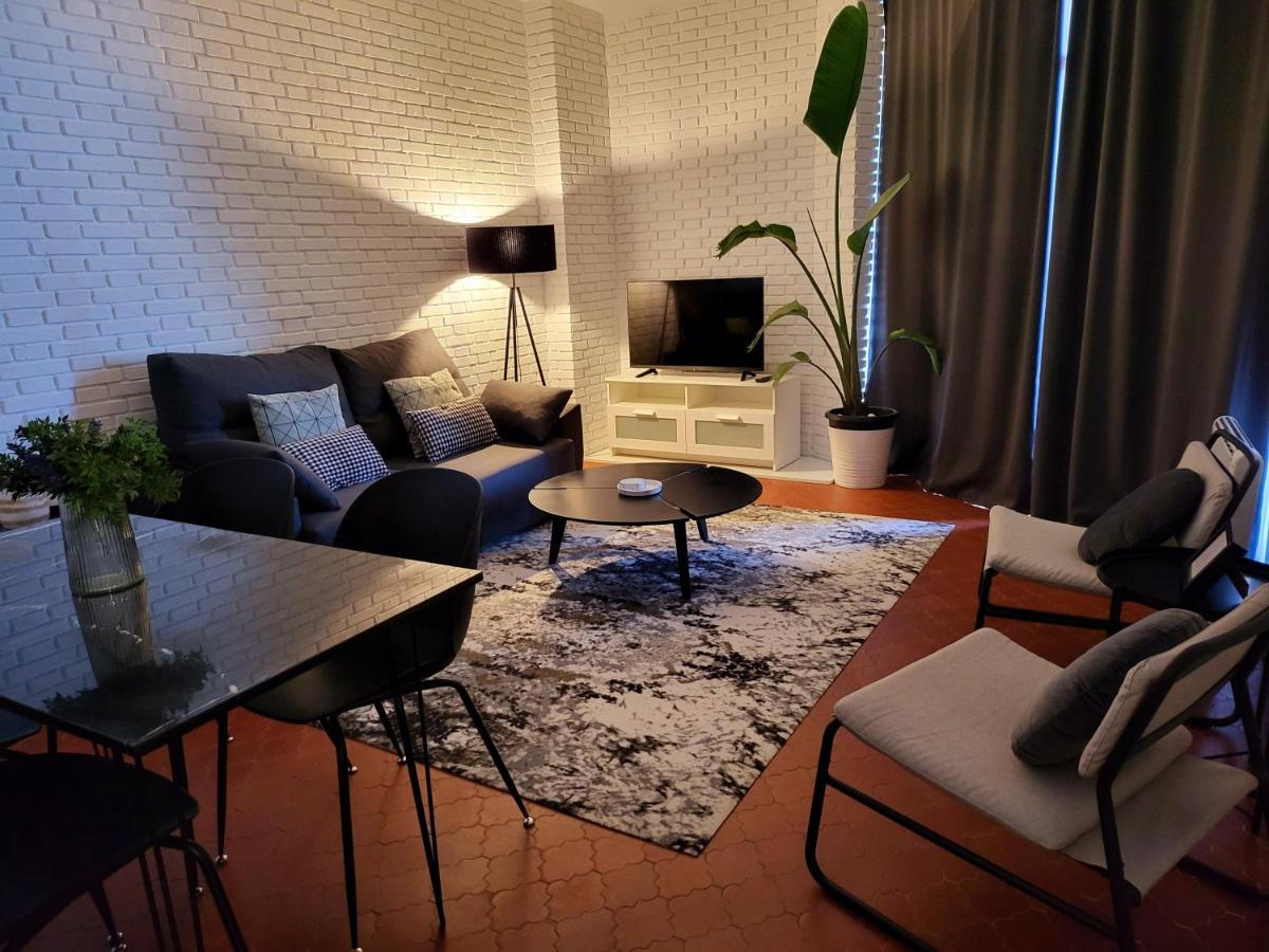 Apartamento Torre De La Roca Actual ตอร์เรโมลิโนส ภายนอก รูปภาพ