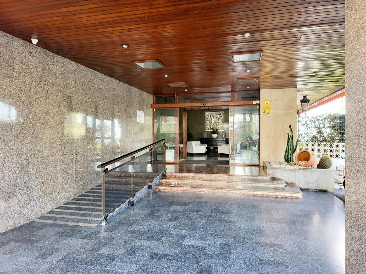 Apartamento Torre De La Roca Actual ตอร์เรโมลิโนส ภายนอก รูปภาพ
