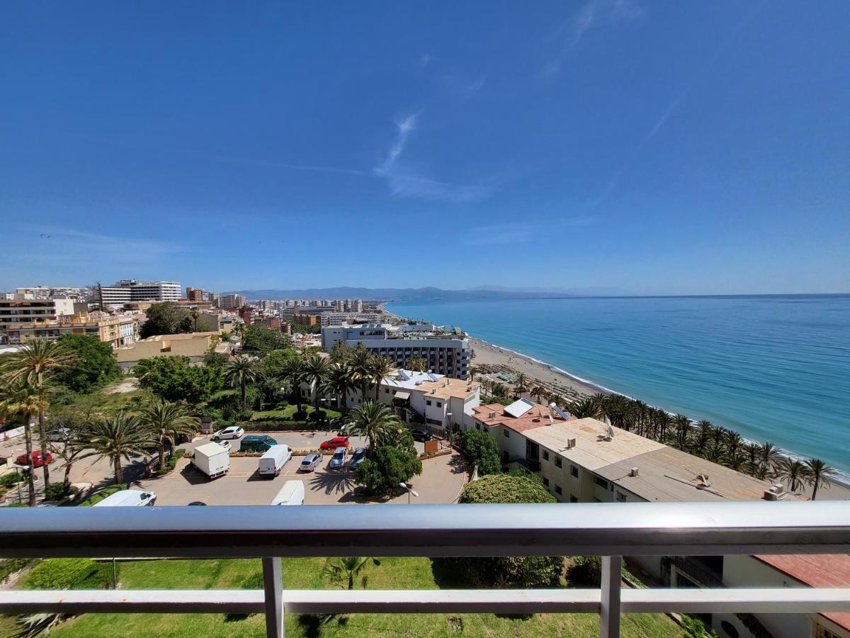 Apartamento Torre De La Roca Actual ตอร์เรโมลิโนส ภายนอก รูปภาพ